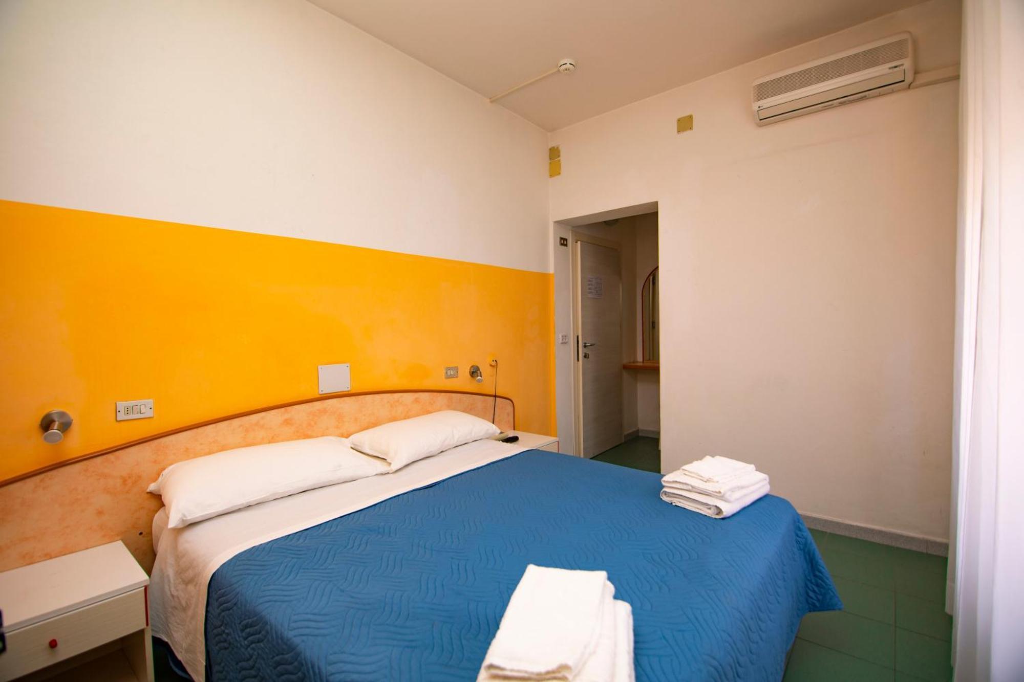 Hotel Montebello 리치오네 외부 사진