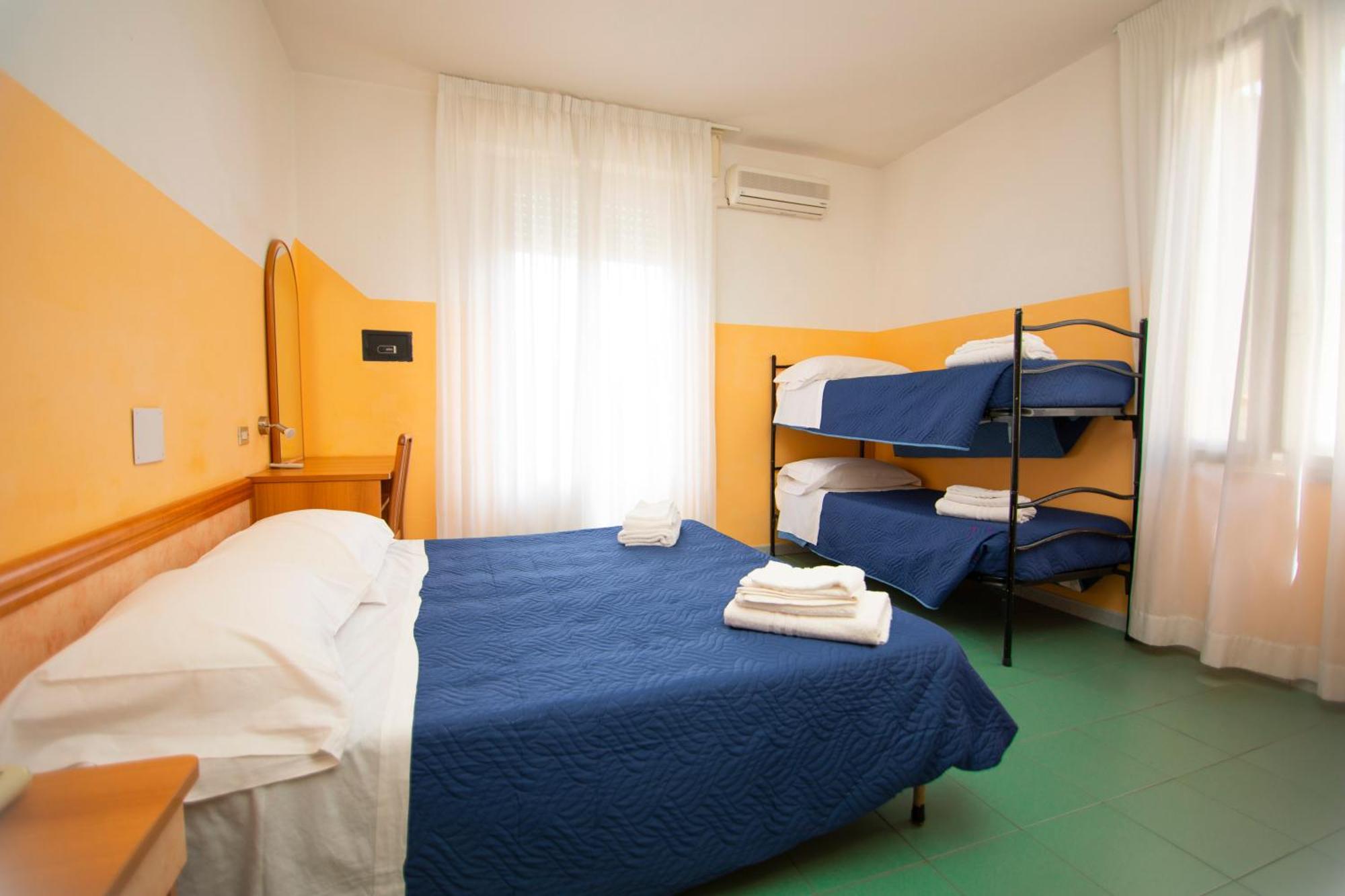 Hotel Montebello 리치오네 외부 사진