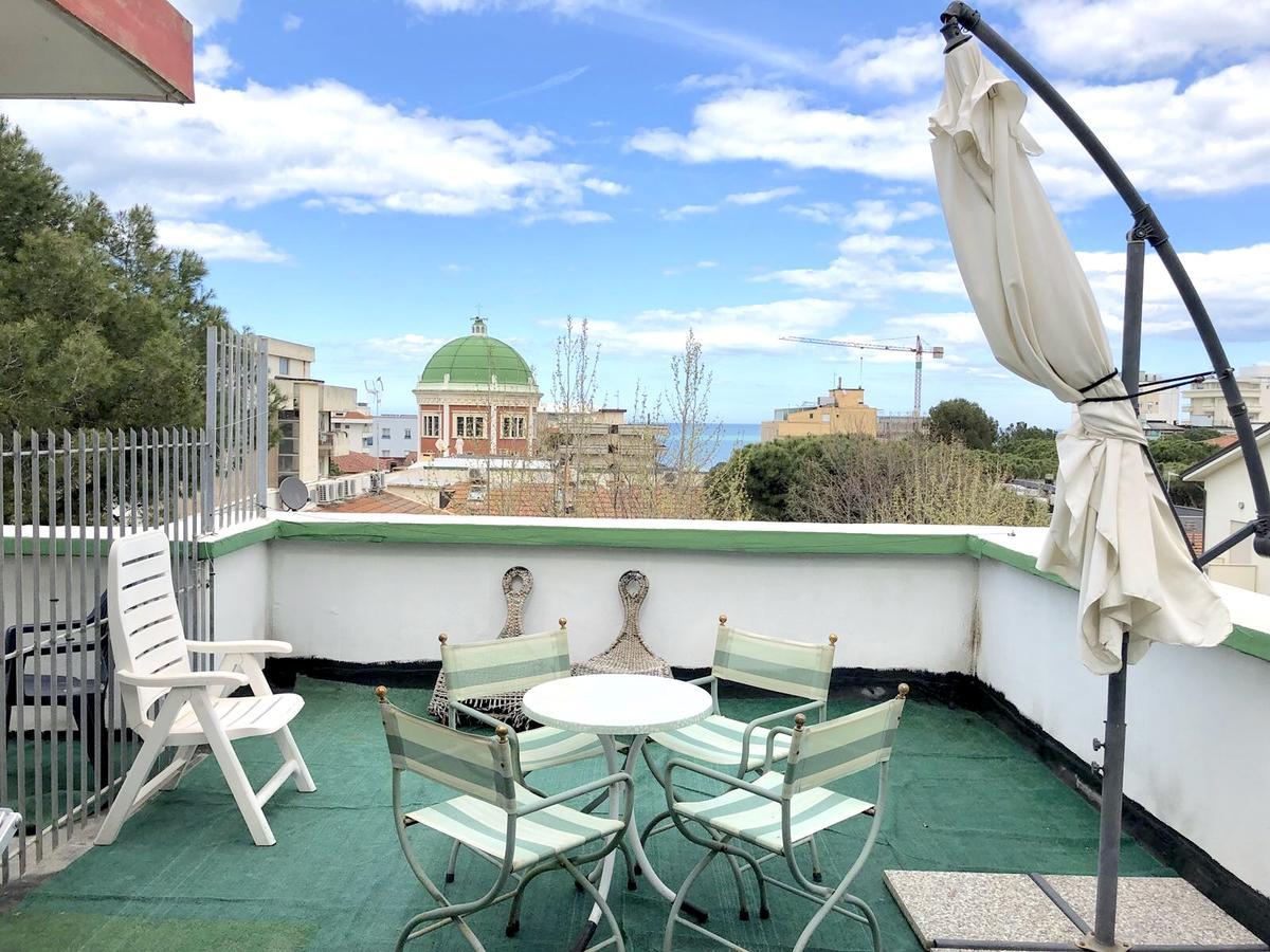 Hotel Montebello 리치오네 외부 사진