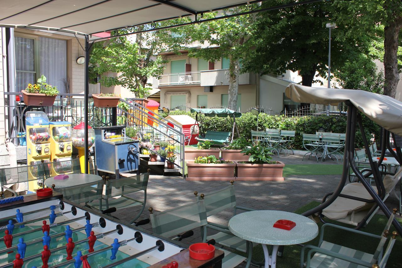 Hotel Montebello 리치오네 외부 사진